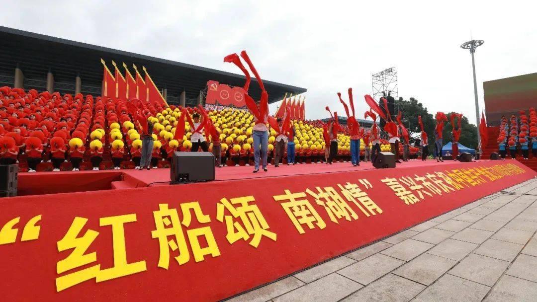 尉氏县小陈乡：蔬菜大棚春意浓 增收致富忙不停